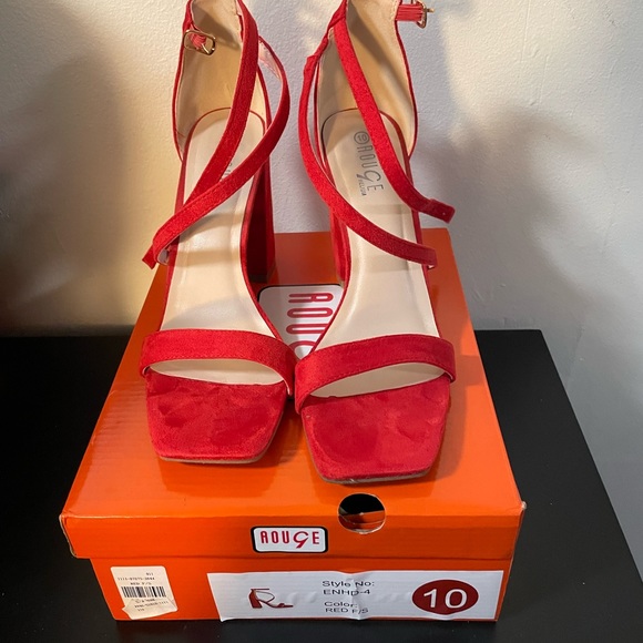 SEXY RED - Picture 4 of 10